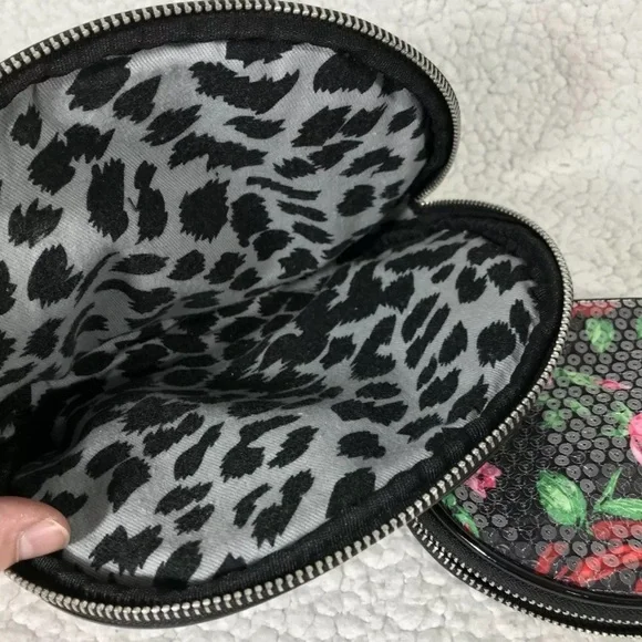 Betsey Johnson 2 Makeup Bags Y2K - Picture 5 of 6